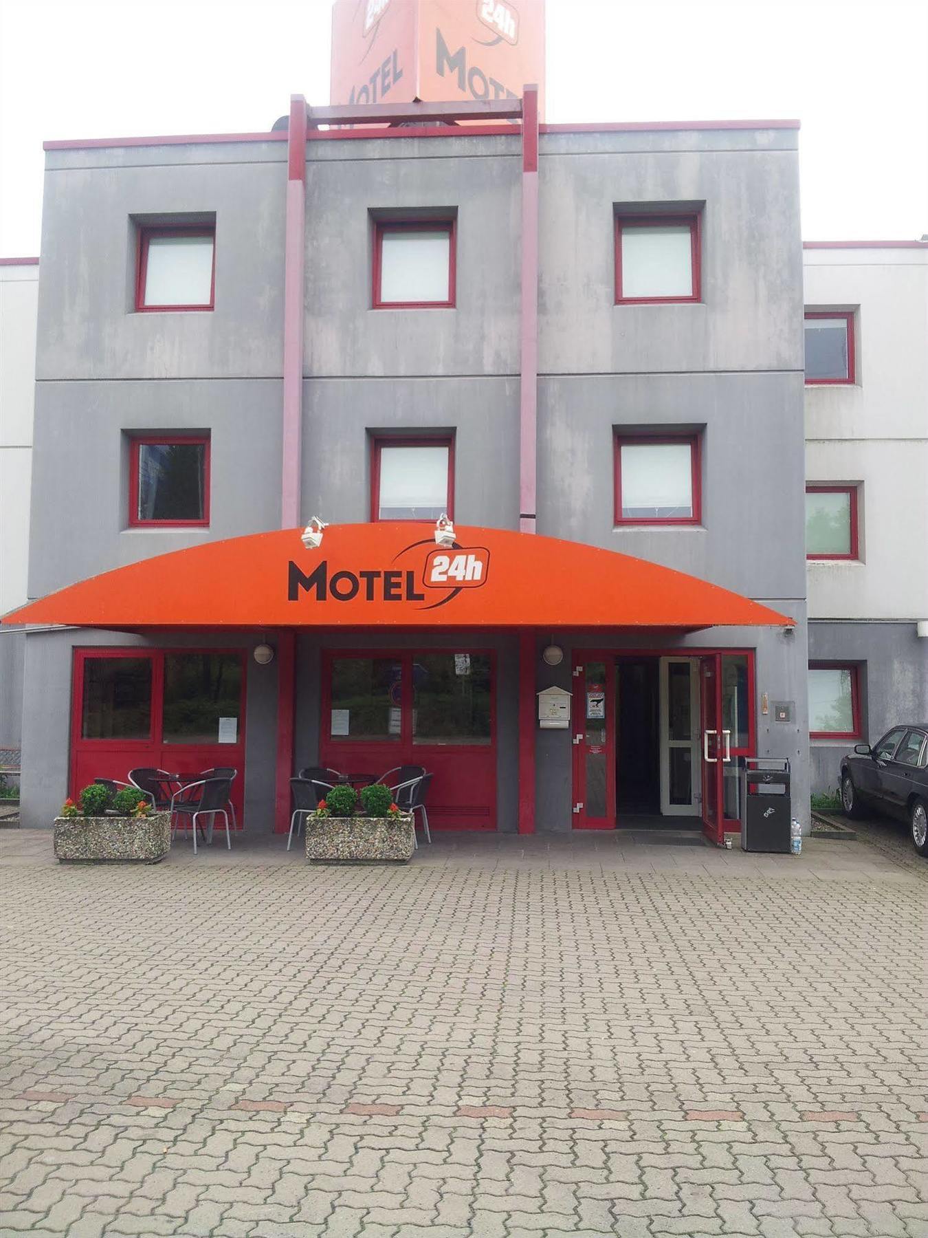 Motel 24H Хановер Екстериор снимка